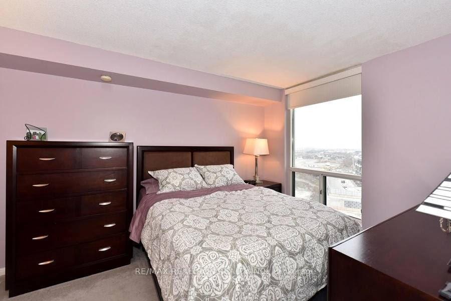 Photo 3 of Unit 814, 101 Subway Crescent, Etobicoke, Islington-City Centre West — HOMEH