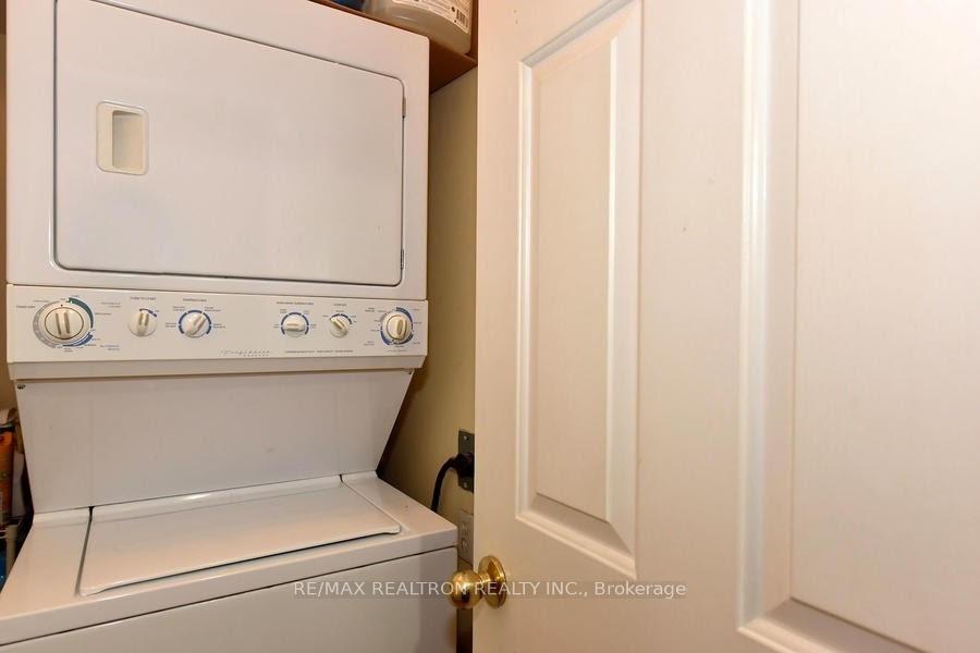 Photo 5 of Unit 814, 101 Subway Crescent, Etobicoke, Islington-City Centre West — HOMEH
