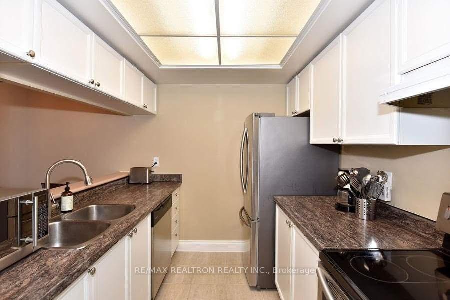 Photo 7 of Unit 814, 101 Subway Crescent, Etobicoke, Islington-City Centre West — HOMEH