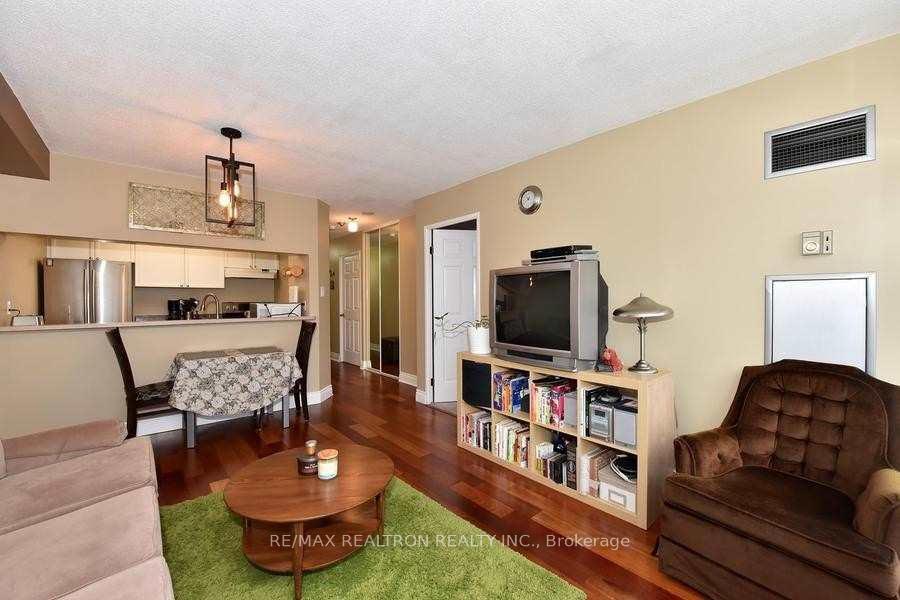 Photo 10 of Unit 814, 101 Subway Crescent, Etobicoke, Islington-City Centre West — HOMEH