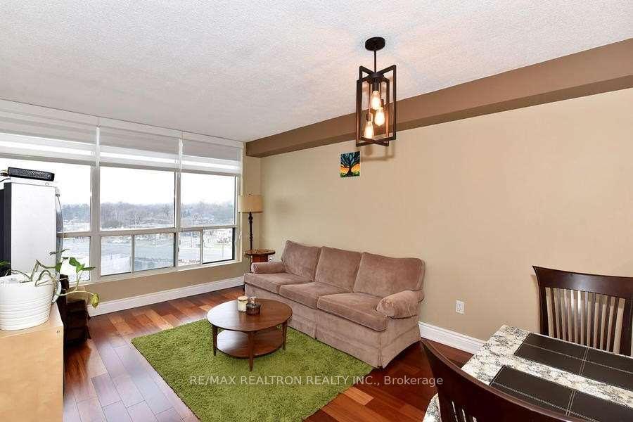 Photo 11 of Unit 814, 101 Subway Crescent, Etobicoke, Islington-City Centre West — HOMEH