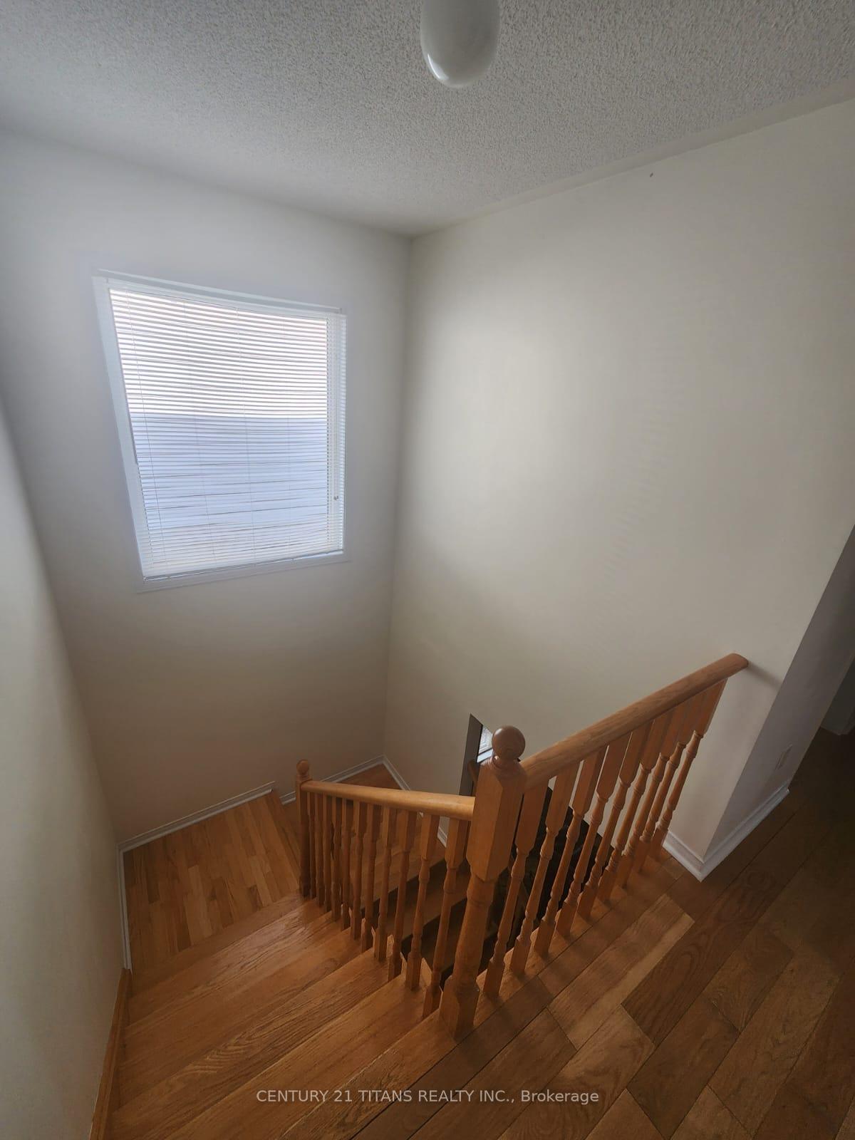 Photo 19 of 69 Rampart Crescent, Whitby, Williamsburg — HOMEH