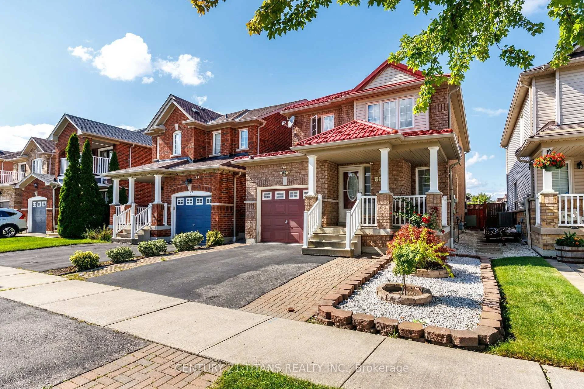 Photo 4 of 69 Rampart Crescent, Whitby, Williamsburg — HOMEH