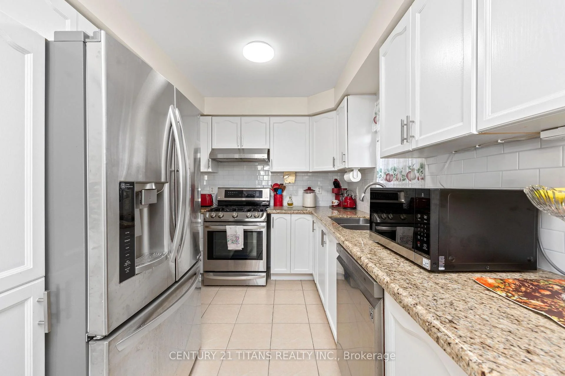 Photo 24 of 69 Rampart Crescent, Whitby, Williamsburg — HOMEH