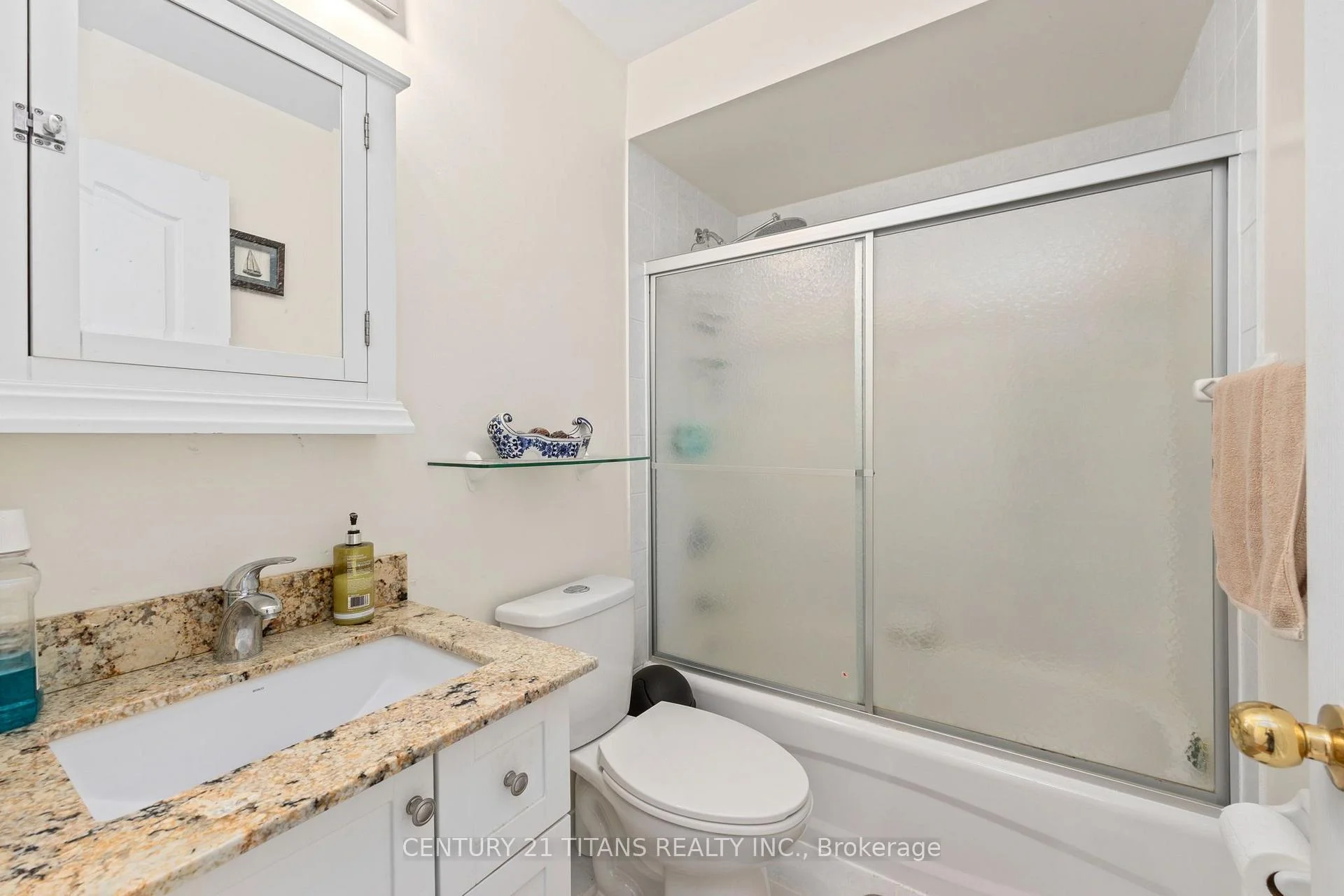 Photo 26 of 69 Rampart Crescent, Whitby, Williamsburg — HOMEH