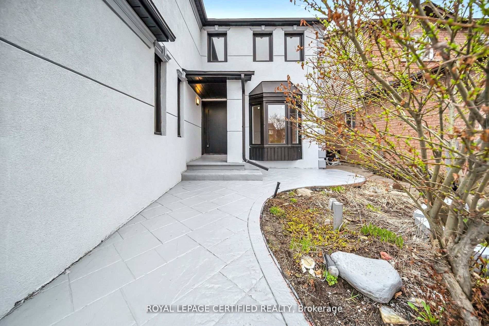 Photo 2 of 6062 Prairie Circle, Mississauga, Lisgar — HOMEH