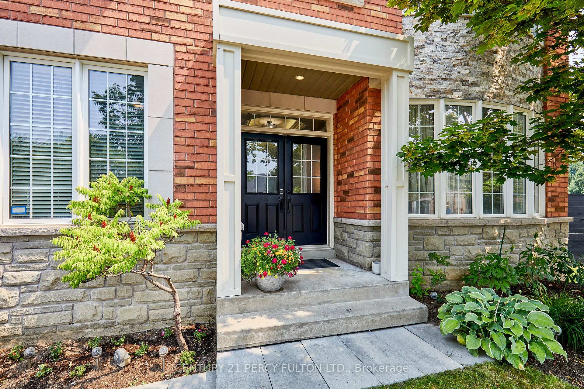 Photo 4 of 8 Mackeller Court, Ajax, Northwest Ajax — HOMEH