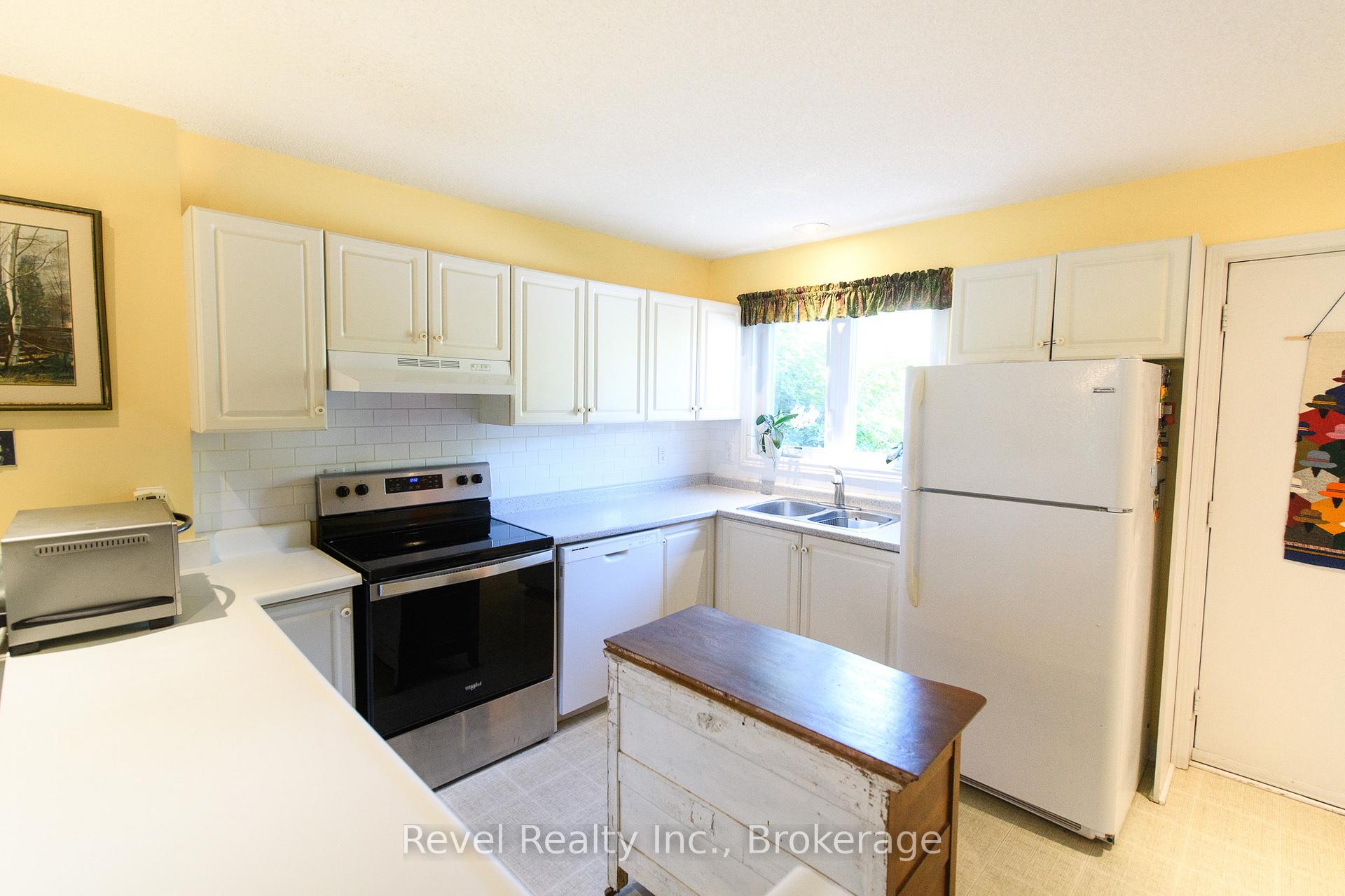 Photo 2 of Unit 51, 145 Fairway Crescent, Collingwood — HOMEH