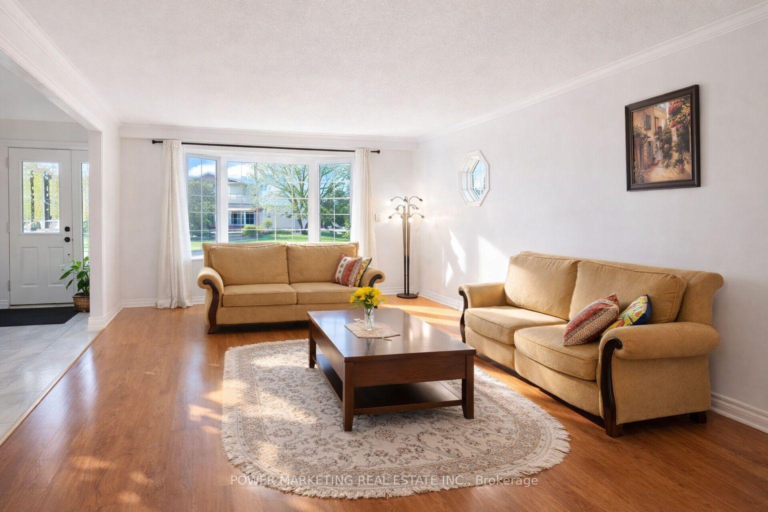 Photo 6 of 29 Taj Court, Ottawa, Hunt Club Park — HOMEH