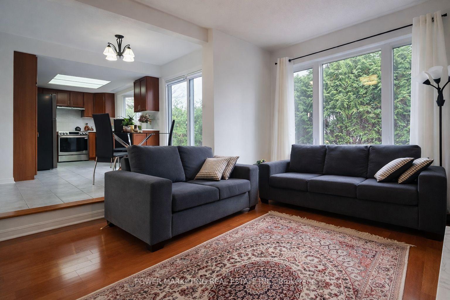 Photo 11 of 29 Taj Court, Ottawa, Hunt Club Park — HOMEH