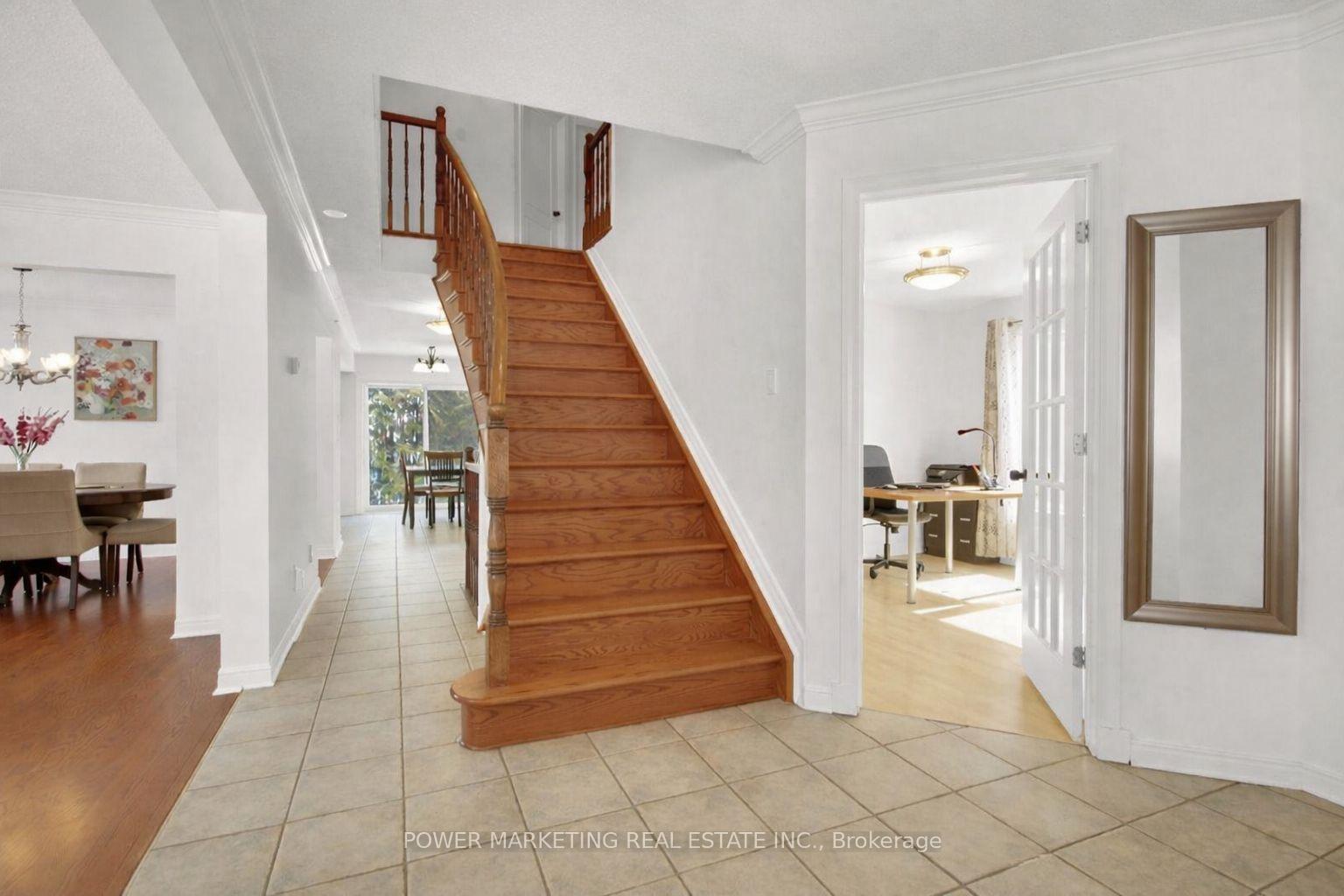 Photo 26 of 29 Taj Court, Ottawa, Hunt Club Park — HOMEH