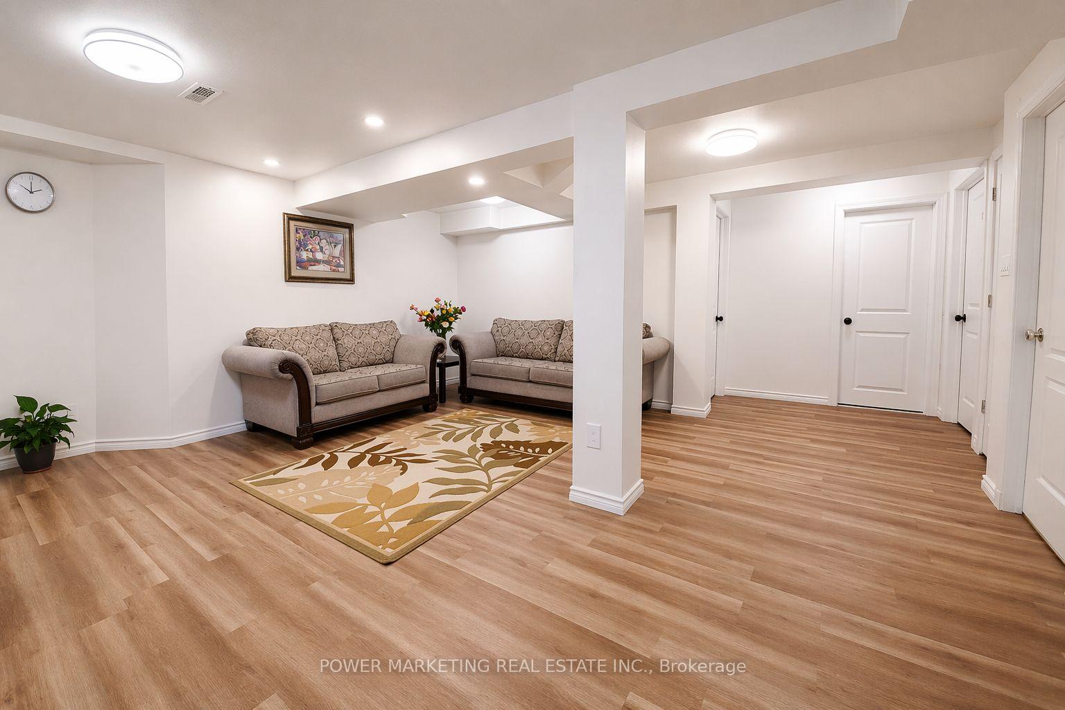 Photo 31 of 29 Taj Court, Ottawa, Hunt Club Park — HOMEH