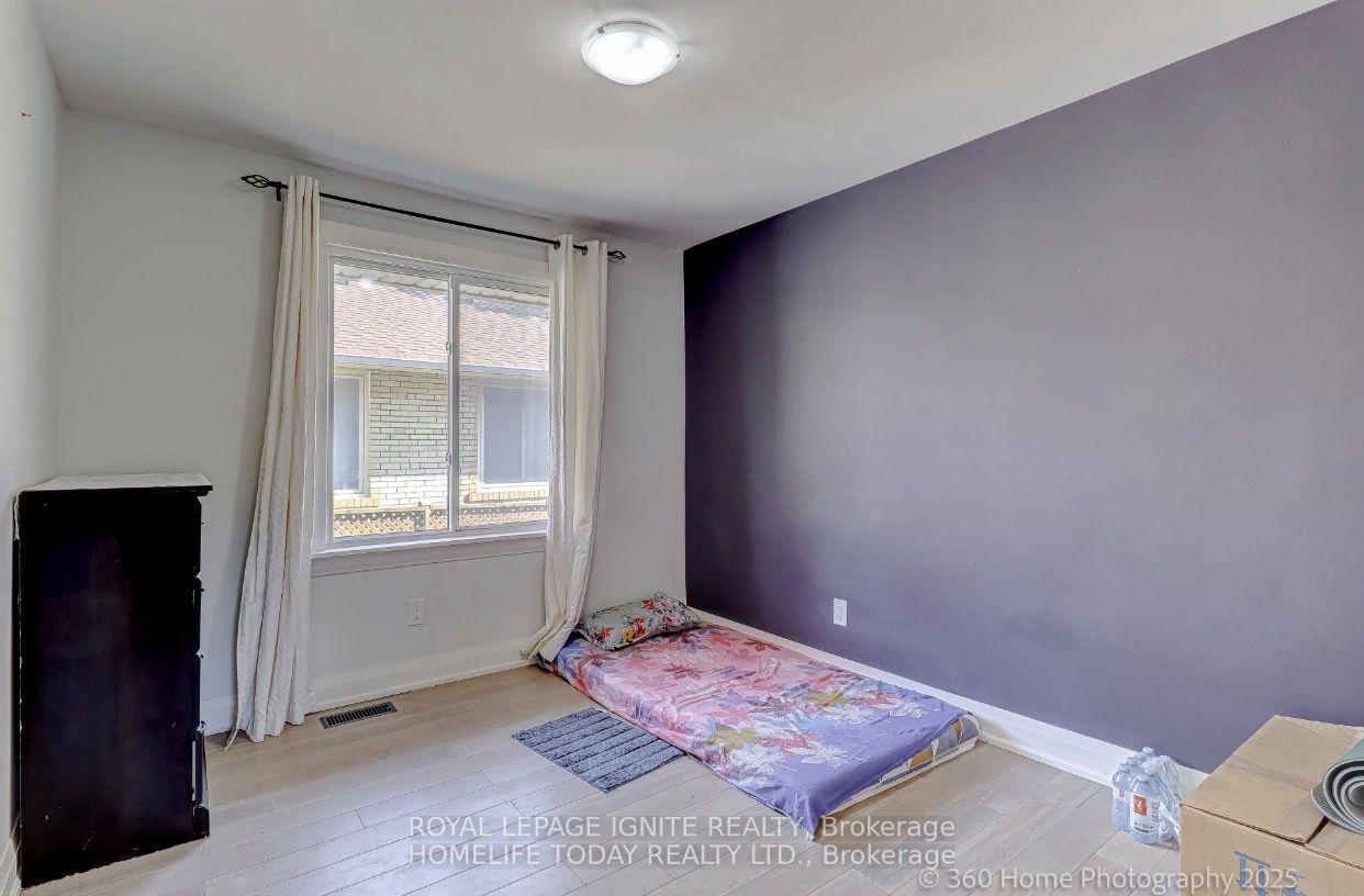 Photo 11 of 6 Greyabbey Trail, Scarborough, Guildwood — HOMEH