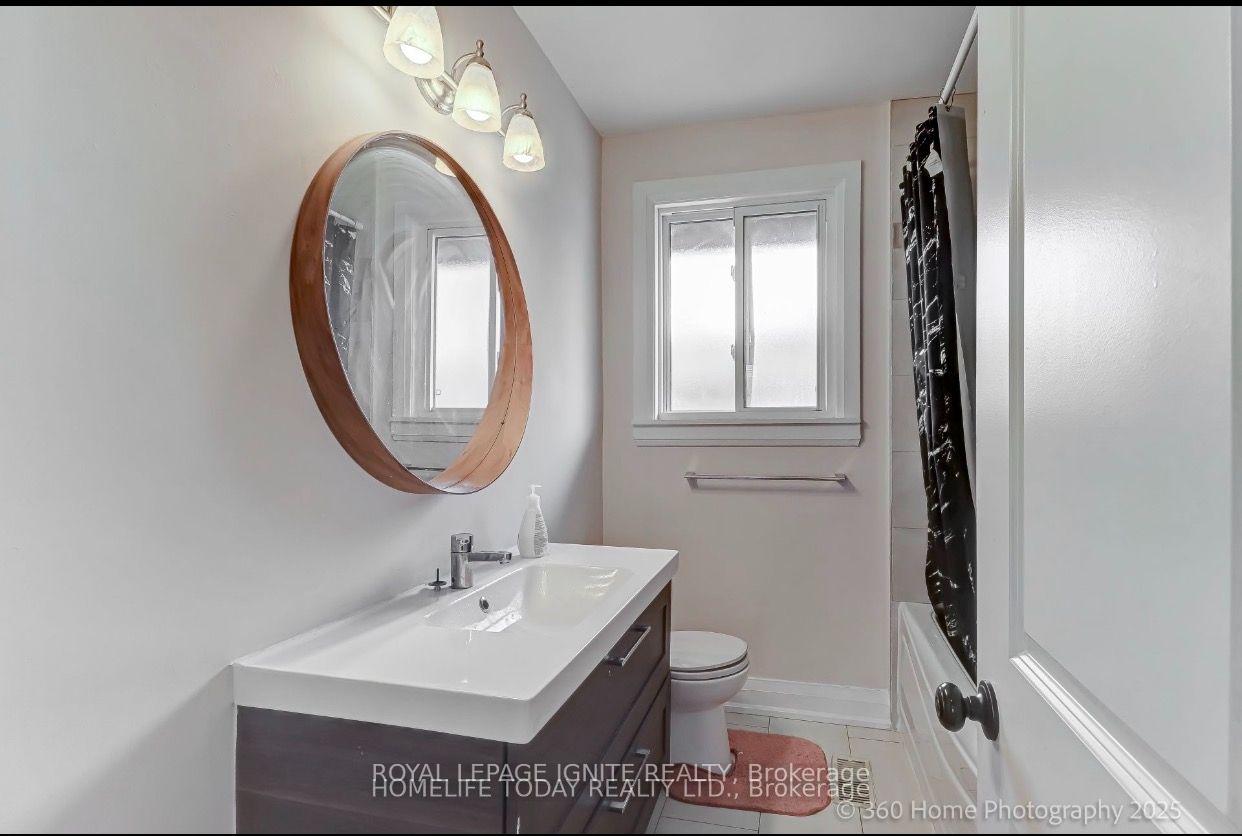 Photo 12 of 6 Greyabbey Trail, Scarborough, Guildwood — HOMEH