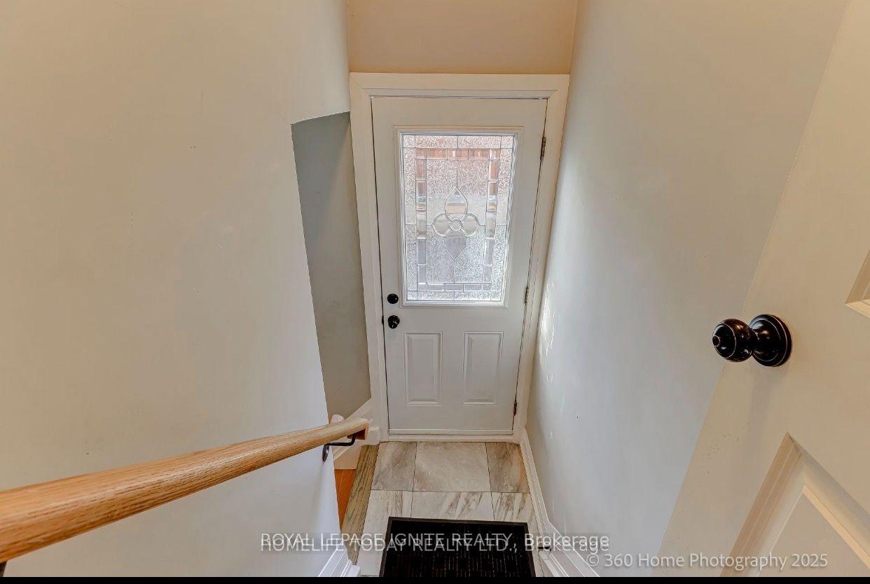 Photo 13 of 6 Greyabbey Trail, Scarborough, Guildwood — HOMEH