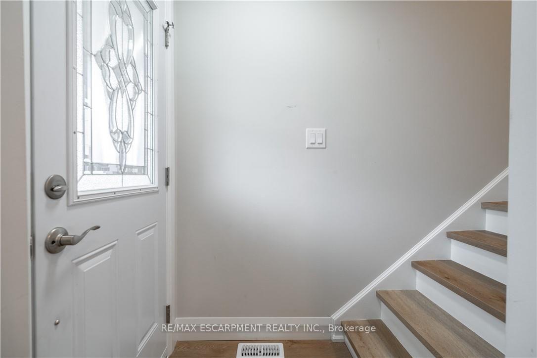 Photo 4 of 88 Ivon Avenue, Hamilton, Normanhurst — HOMEH
