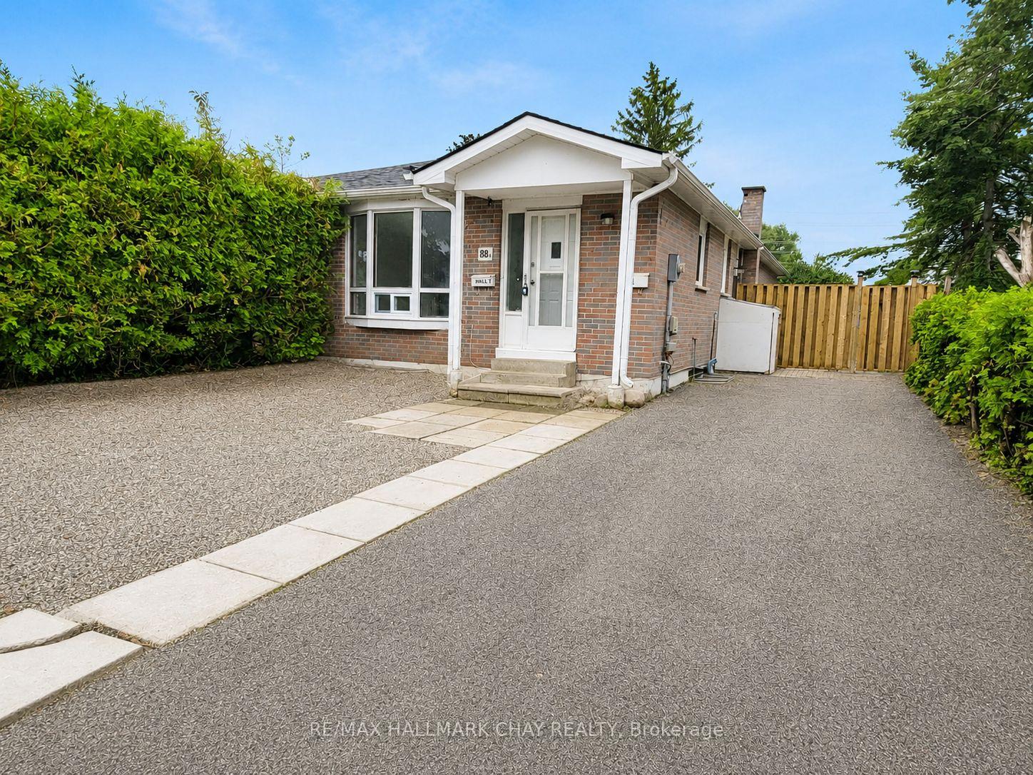 Photo of Unit UPPER, 88 B Bernick Drive