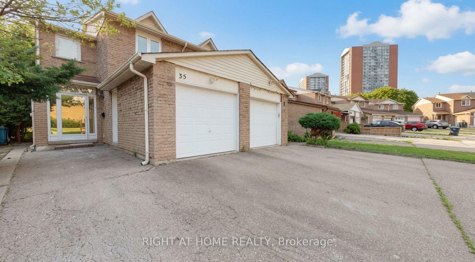 Photo 3 of 35 Chalfield Lane, Mississauga, Rathwood — HOMEH