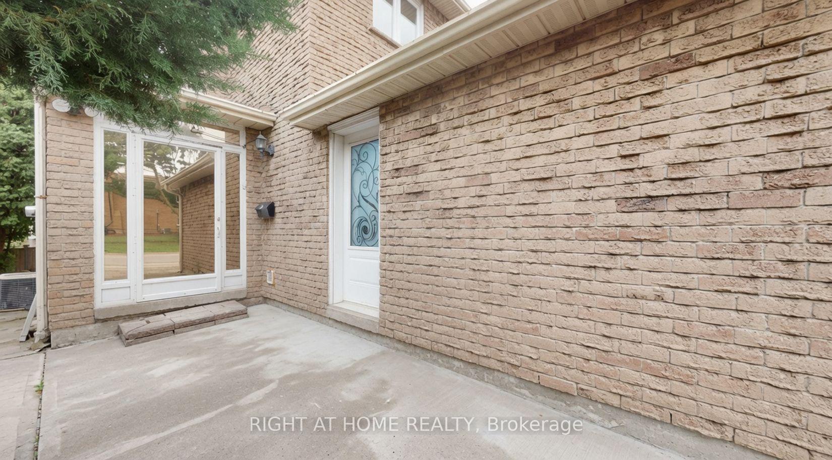 Photo 7 of 35 Chalfield Lane, Mississauga, Rathwood — HOMEH