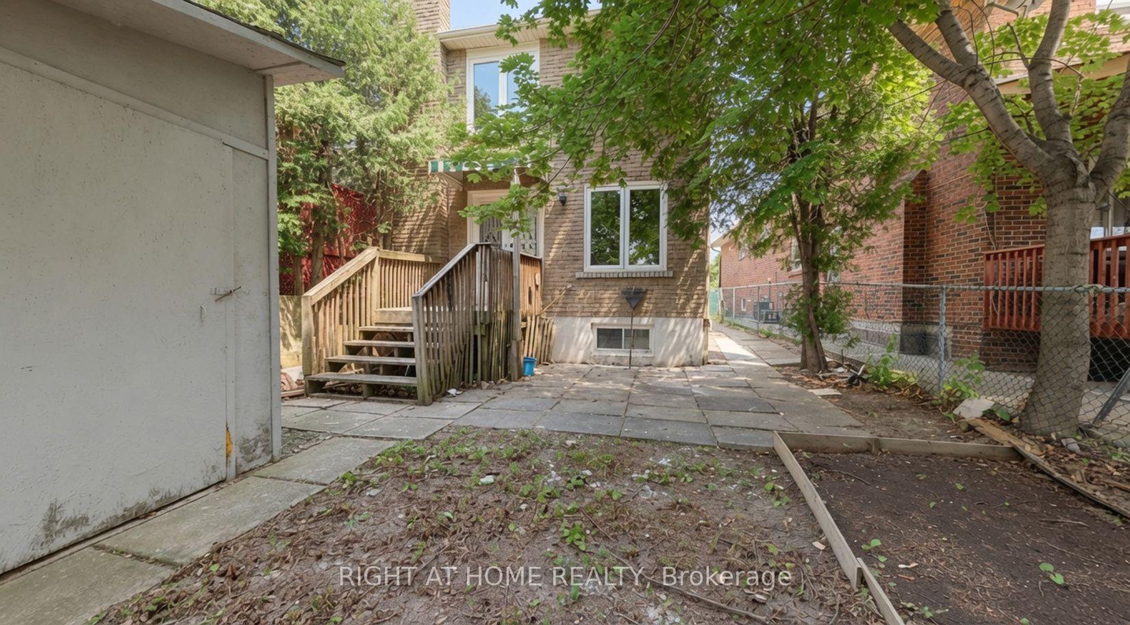 Photo 9 of 35 Chalfield Lane, Mississauga, Rathwood — HOMEH