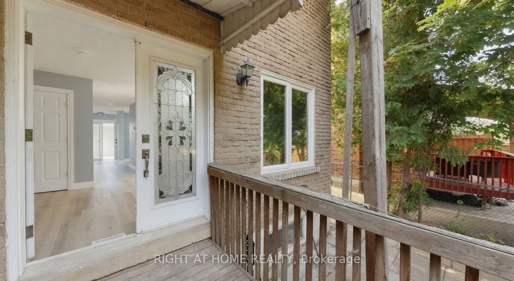 Photo 11 of 35 Chalfield Lane, Mississauga, Rathwood — HOMEH