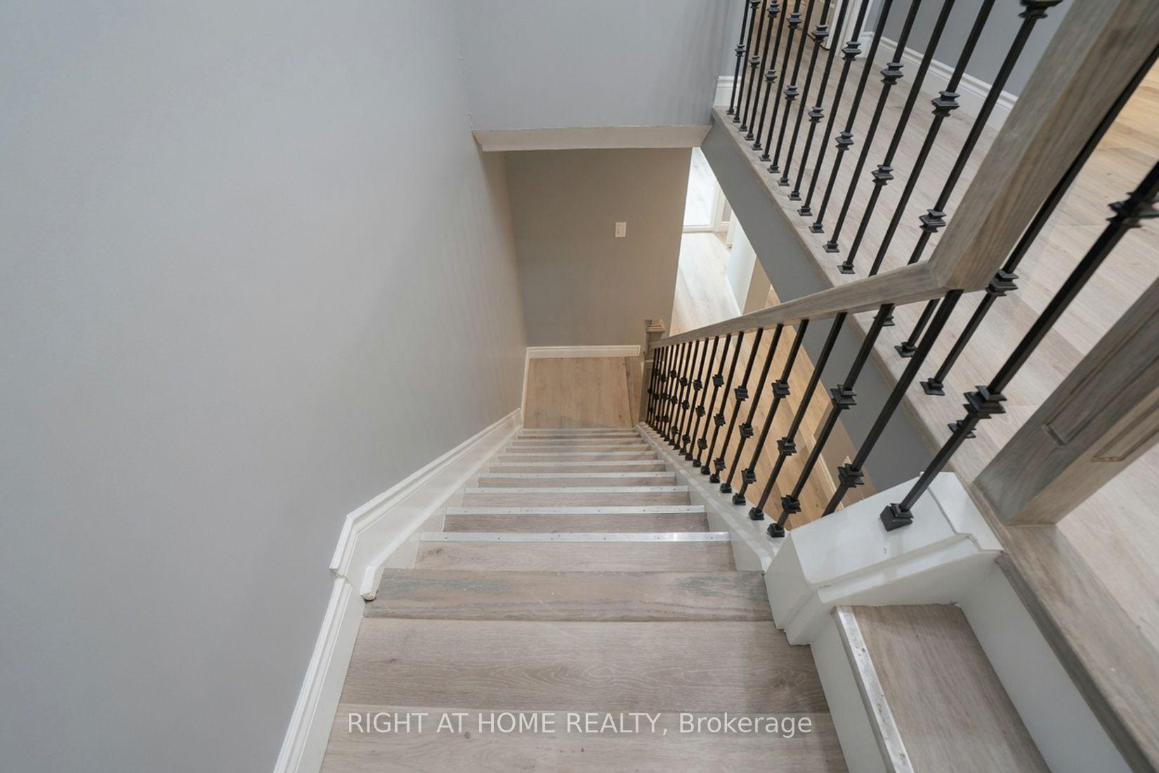 Photo 24 of 35 Chalfield Lane, Mississauga, Rathwood — HOMEH