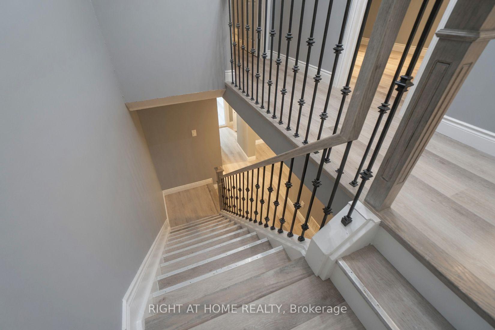 Photo 25 of 35 Chalfield Lane, Mississauga, Rathwood — HOMEH