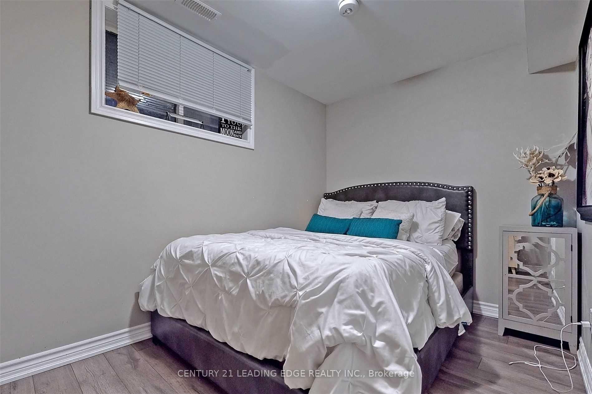 Photo 10 of 308 Elgin Street W, Oshawa, McLaughlin — HOMEH