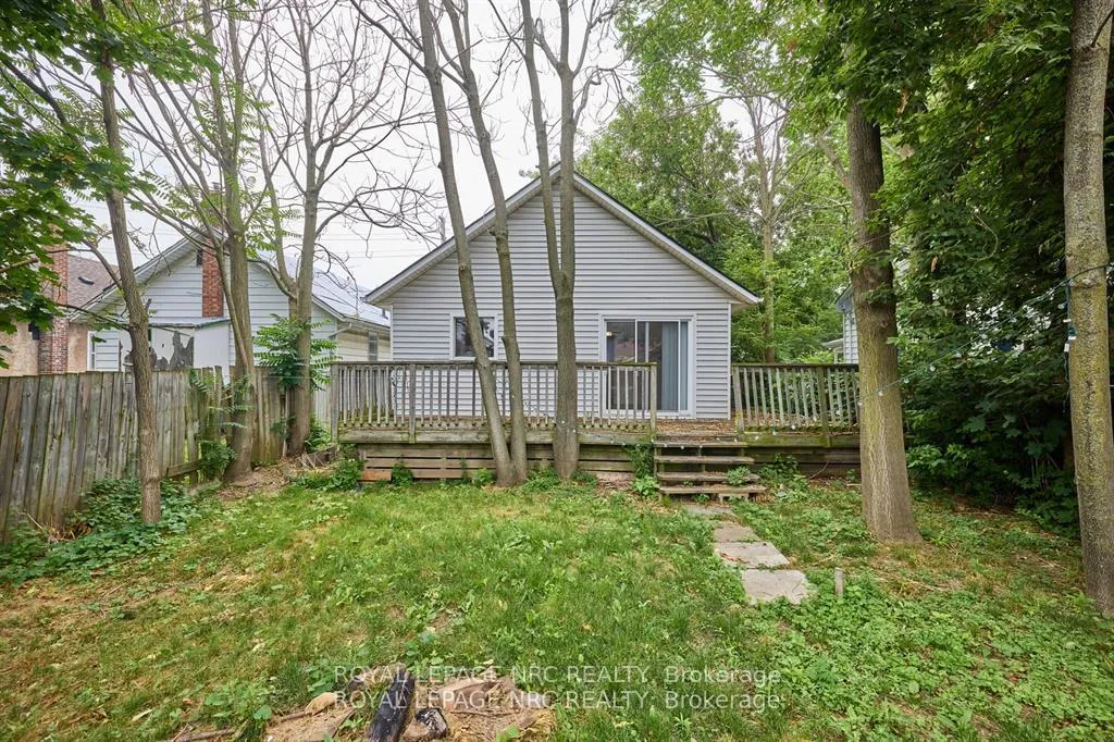 Photo 6 of 108 Carlton Street, St. Catharines, Haig — HOMEH