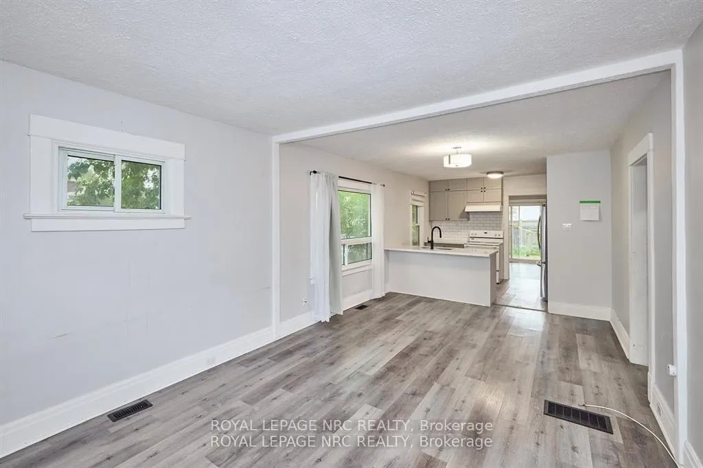 Photo 12 of 108 Carlton Street, St. Catharines, Haig — HOMEH