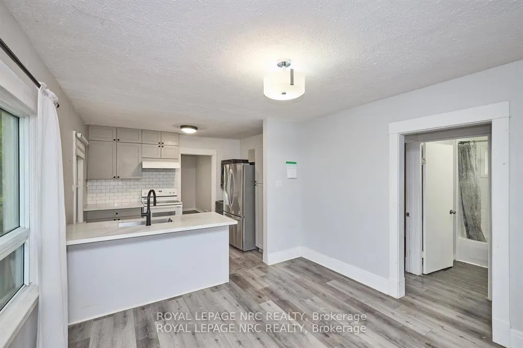 Photo 14 of 108 Carlton Street, St. Catharines, Haig — HOMEH