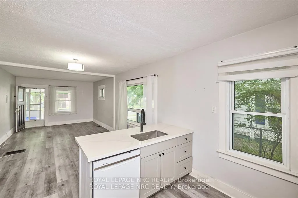 Photo 17 of 108 Carlton Street, St. Catharines, Haig — HOMEH