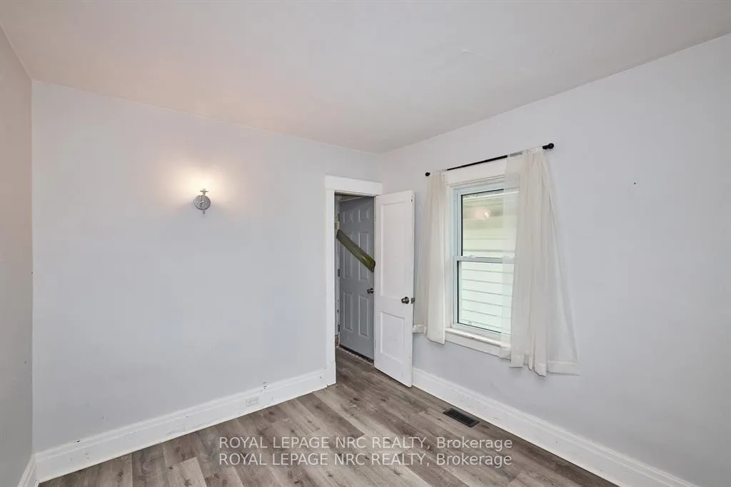 Photo 20 of 108 Carlton Street, St. Catharines, Haig — HOMEH