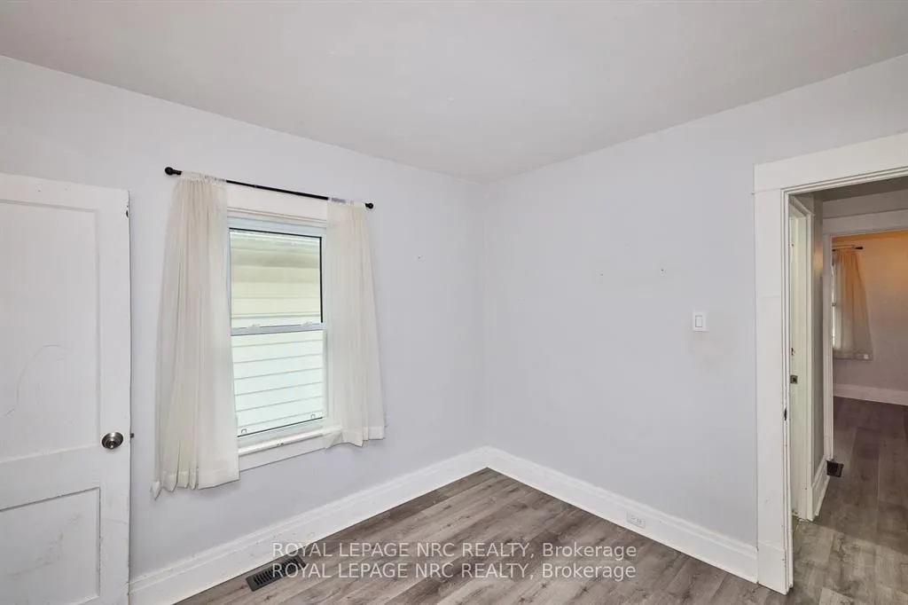 Photo 21 of 108 Carlton Street, St. Catharines, Haig — HOMEH