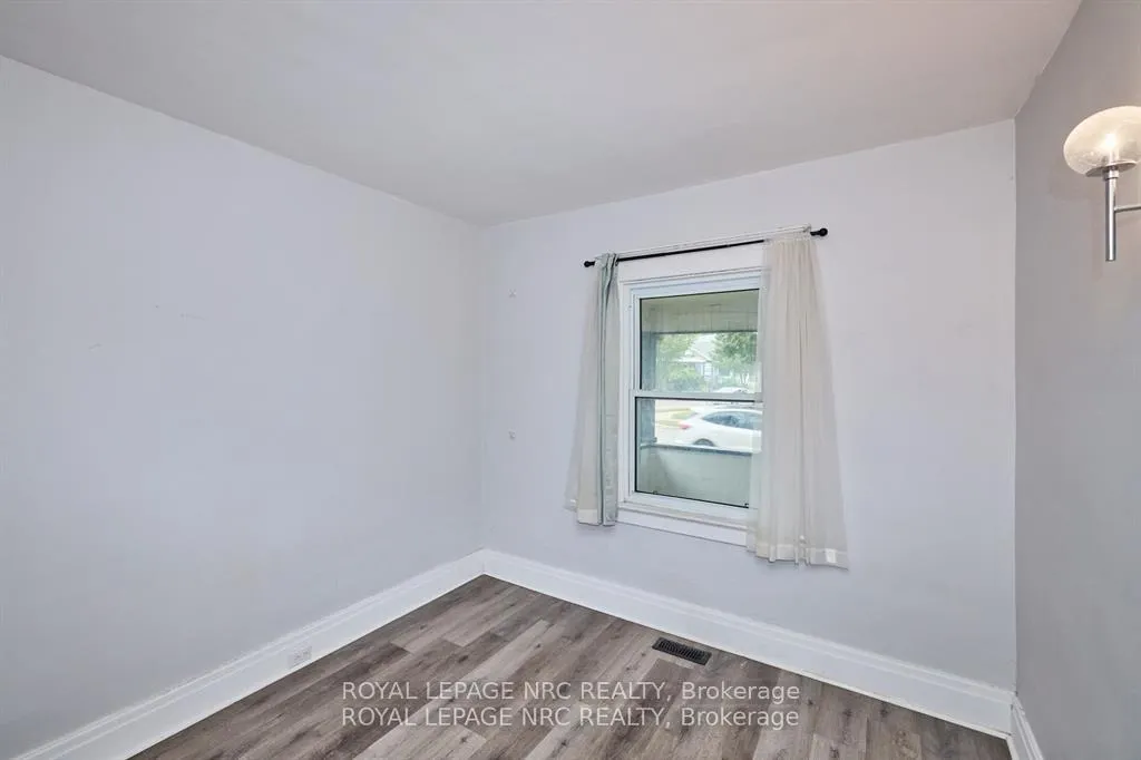 Photo 25 of 108 Carlton Street, St. Catharines, Haig — HOMEH