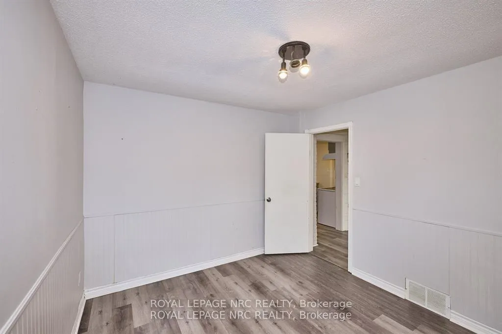 Photo 31 of 108 Carlton Street, St. Catharines, Haig — HOMEH