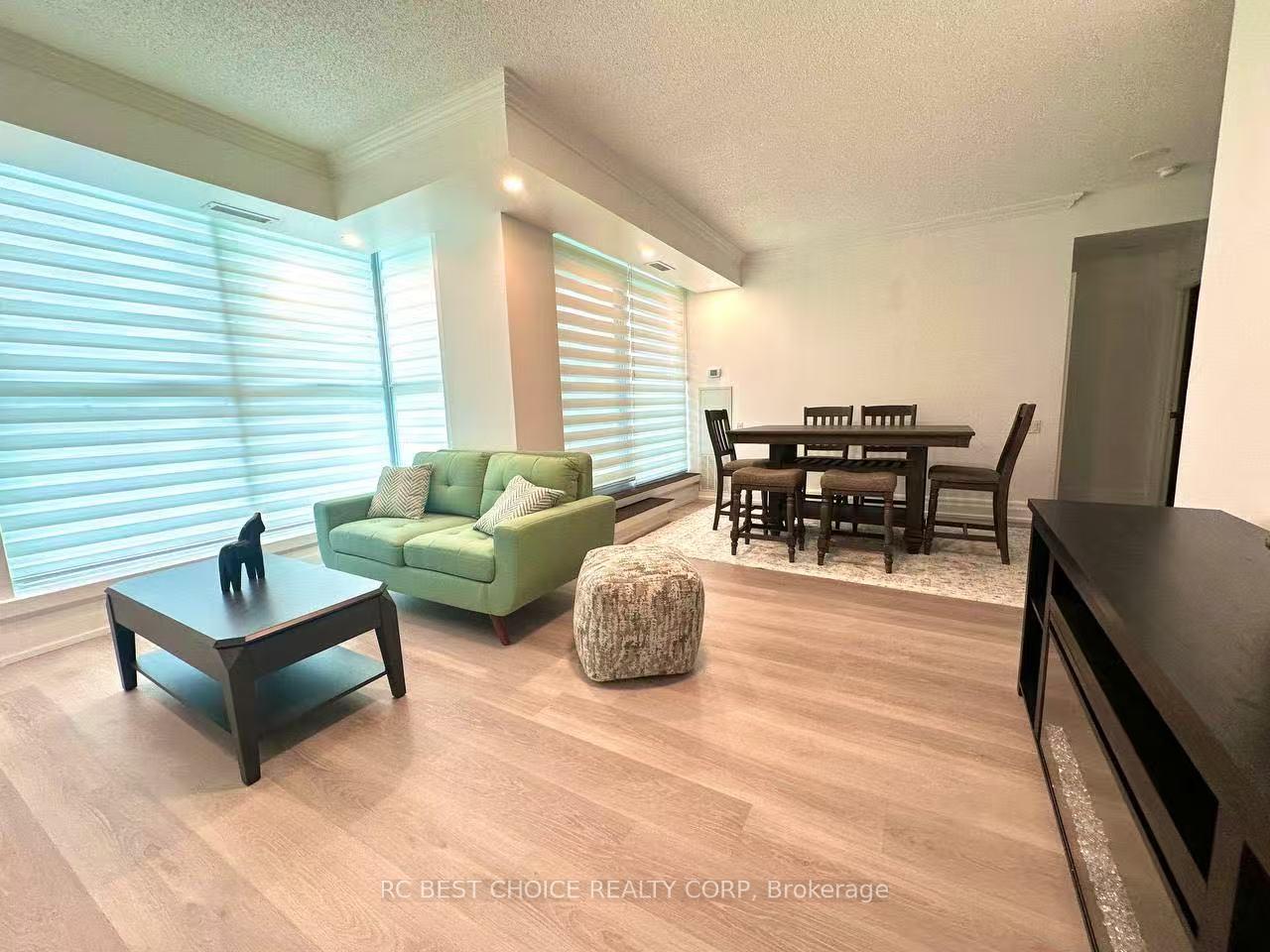 Front of Unit 203, 2067 Lake Shore Boulevard W