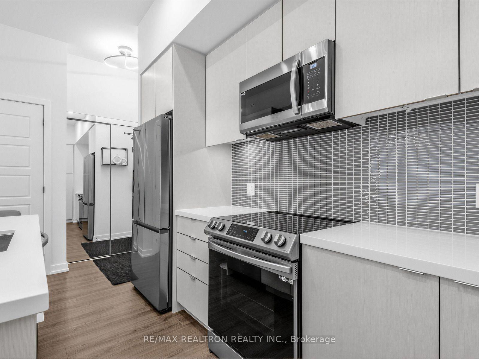 Photo 10 of Unit 121, 415 Sea Ray Avenue, Innisfil, Rural Innisfil — HOMEH