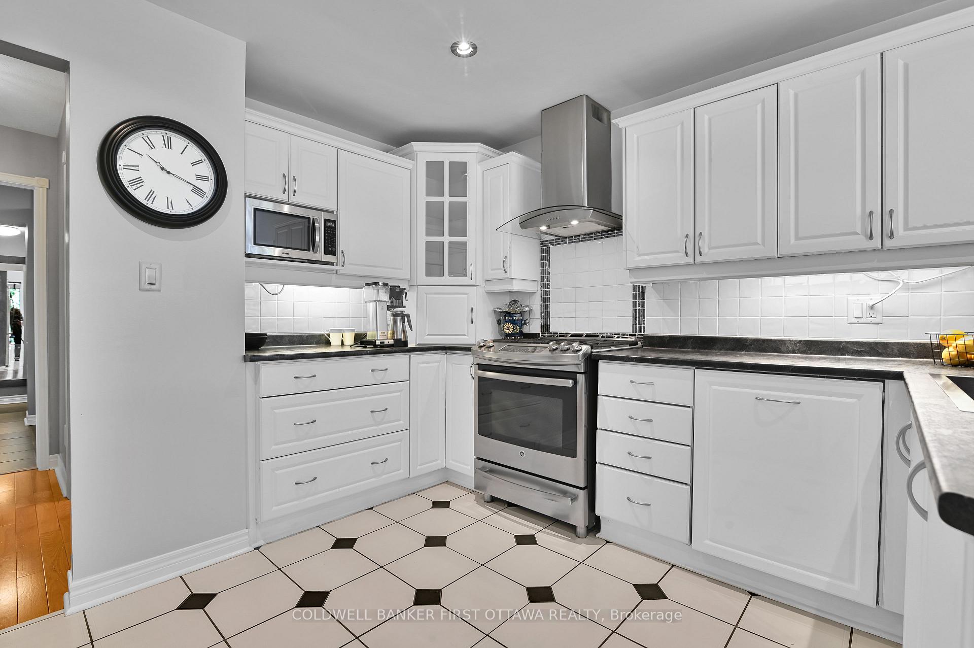 Photo 11 of 605 Brookridge Crescent, Ottawa, Fallingbrook/Ridgemount — HOMEH