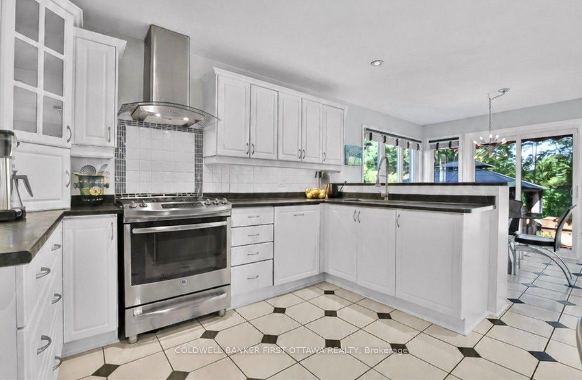 Photo 13 of 605 Brookridge Crescent, Ottawa, Fallingbrook/Ridgemount — HOMEH