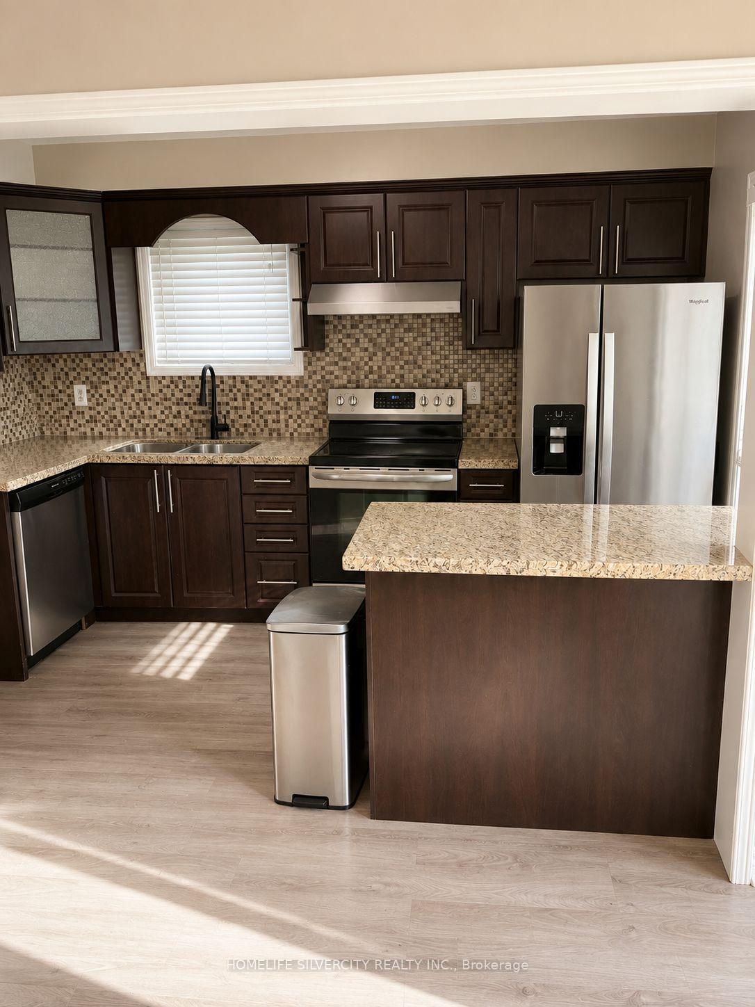 Photo 9 of 101 Cranberry Crescent, Brampton, Fletcher's Creek South — HOMEH