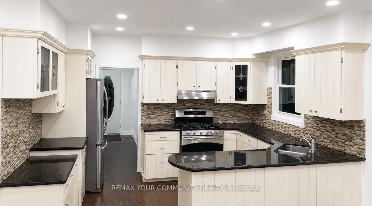 Photo 4 of Unit Main, 96 Gurnett Street, Aurora, Aurora Village — HOMEH