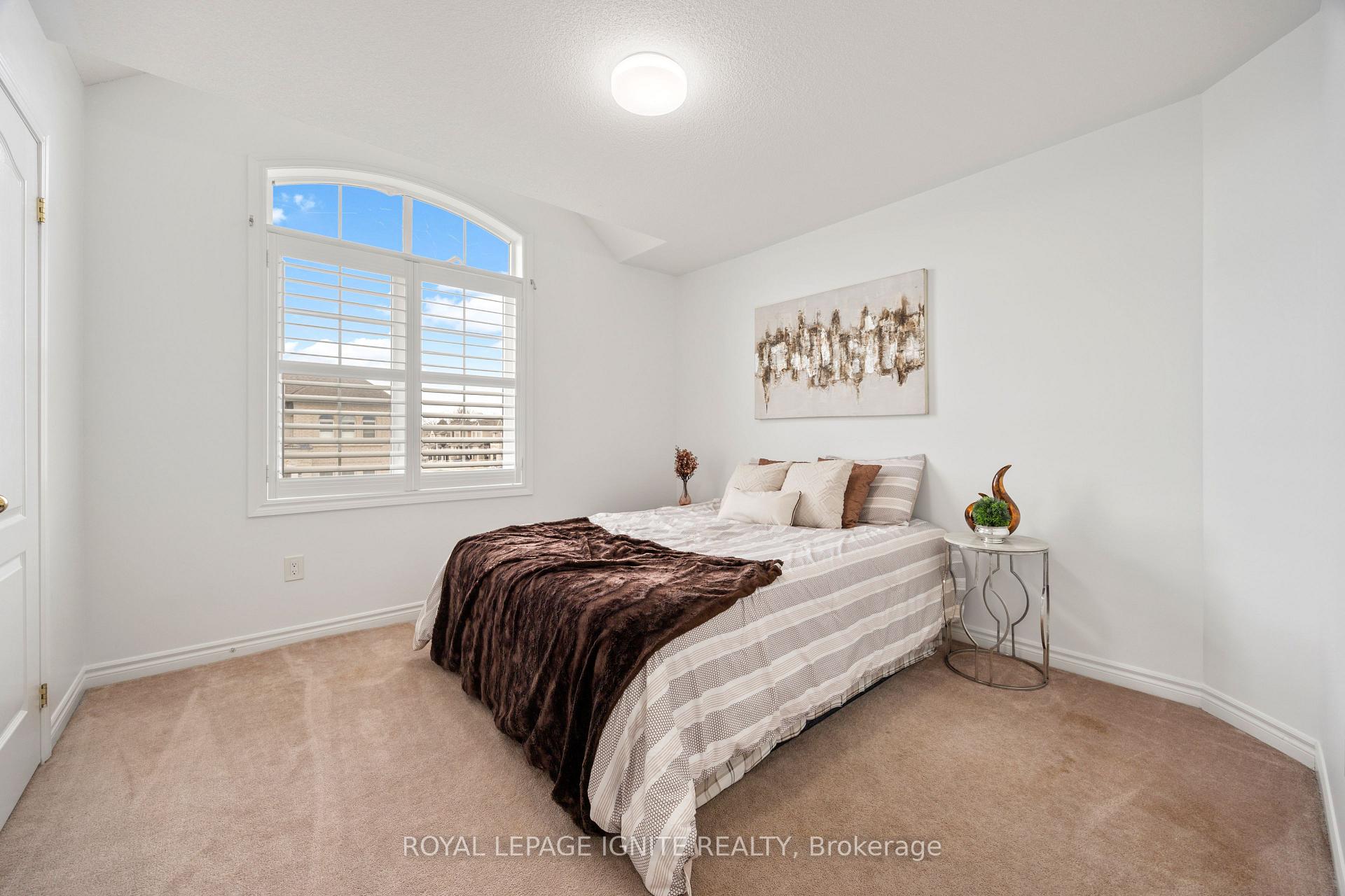 Photo 11 of 1 Morningstar Avenue, Whitby, Rolling Acres — HOMEH