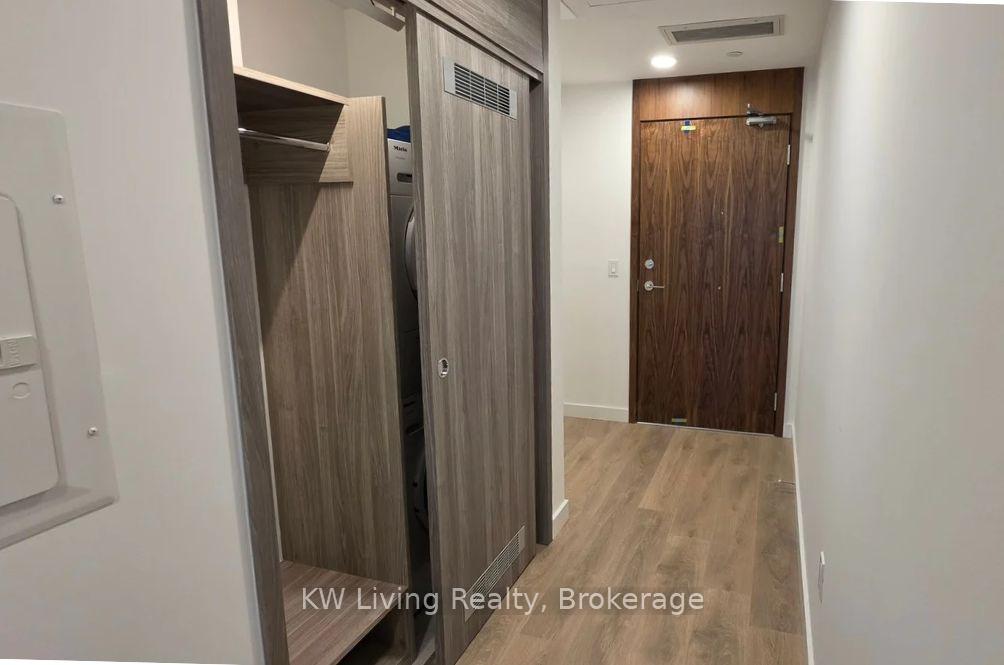 Photo 3 of Unit 2010, 75 Billes Heights, North York, Bayview Village — HOMEH