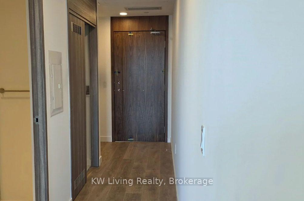 Photo 4 of Unit 2010, 75 Billes Heights, North York, Bayview Village — HOMEH