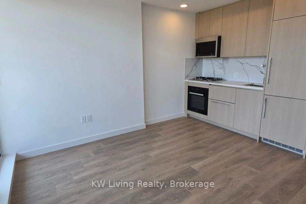 Photo 10 of Unit 2010, 75 Billes Heights, North York, Bayview Village — HOMEH