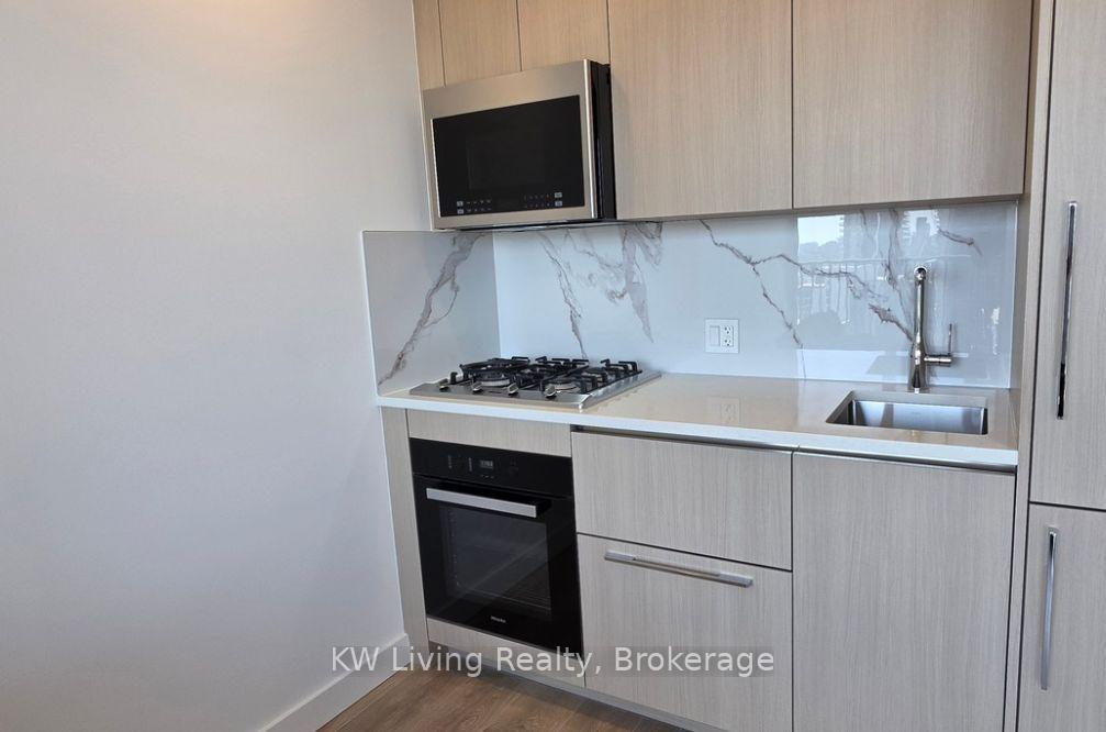 Photo 12 of Unit 2010, 75 Billes Heights, North York, Bayview Village — HOMEH