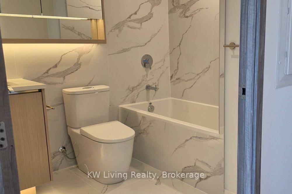 Photo 14 of Unit 2010, 75 Billes Heights, North York, Bayview Village — HOMEH