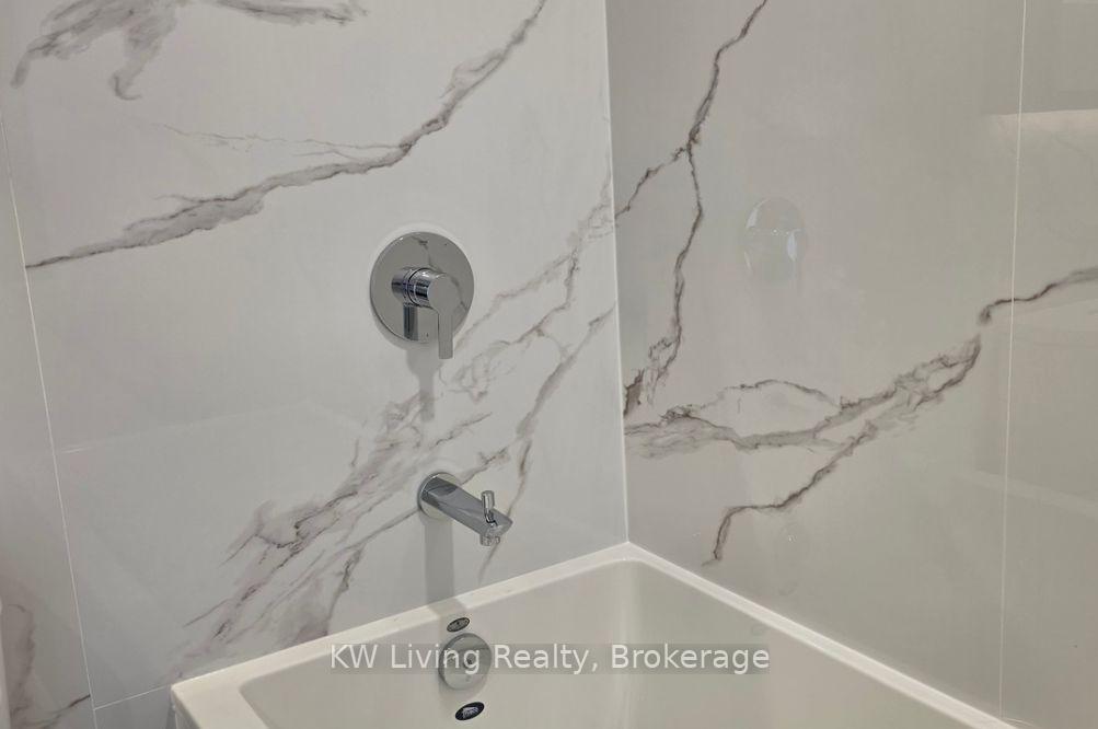 Photo 16 of Unit 2010, 75 Billes Heights, North York, Bayview Village — HOMEH