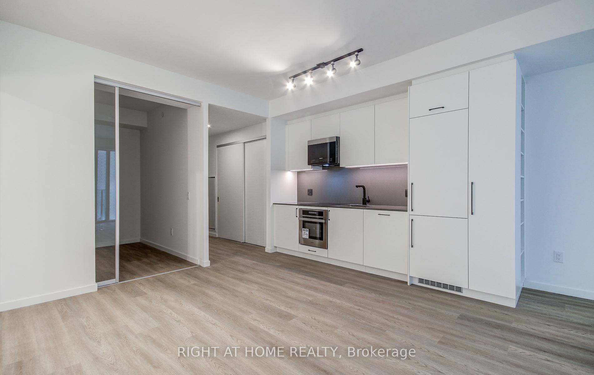 Photo 10 of Unit 504, 689 The Queensway, Etobicoke, Stonegate-Queensway — HOMEH